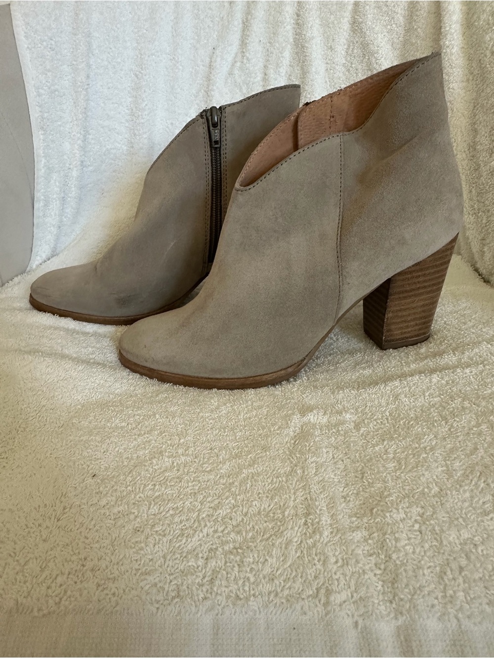 Seychelles Deception Suede Ankle Booties